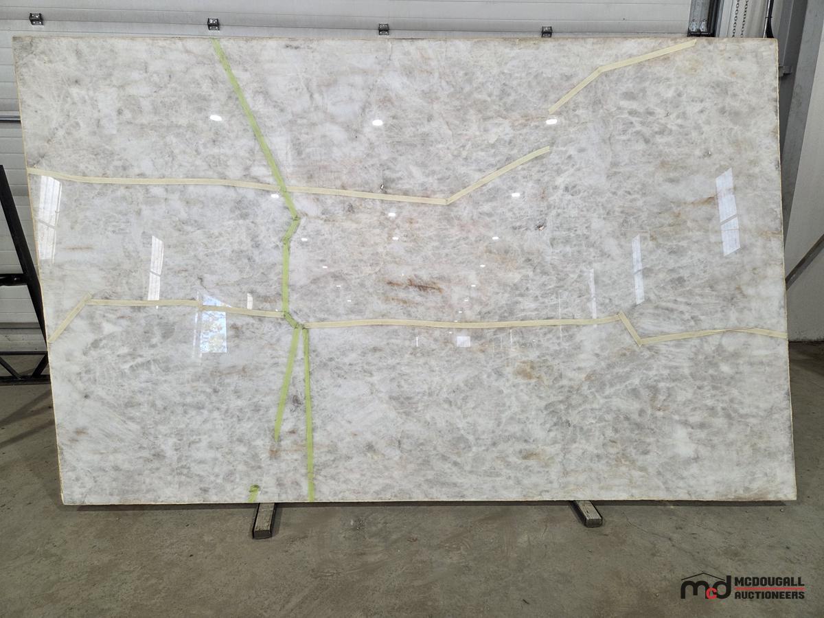 Crystalo Quartzite 3cm (Slab with fissures)